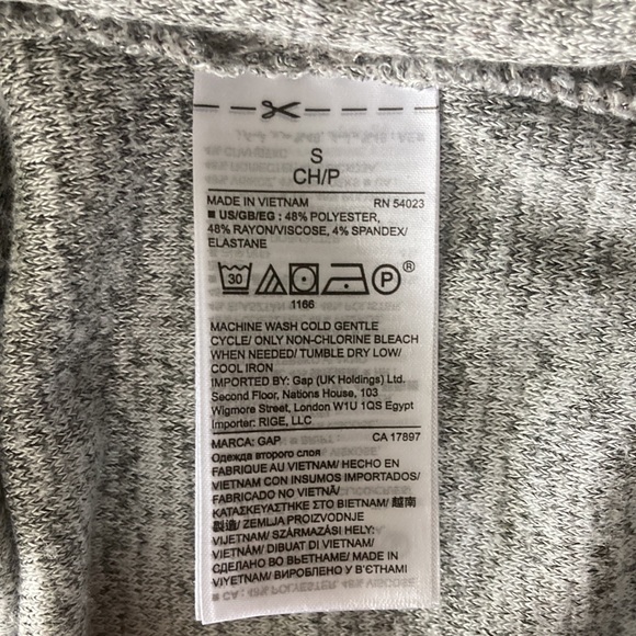 Light grey Gap jogger skirt fits medium - Picture 6 of 6